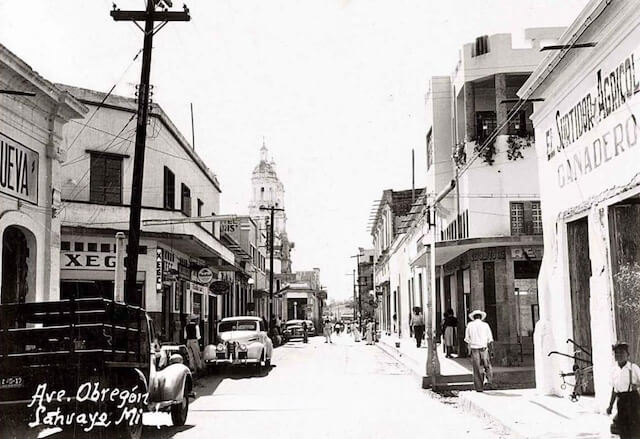 Foto antigua de Sahuayo - Calle Madero, antes avenida Obregón