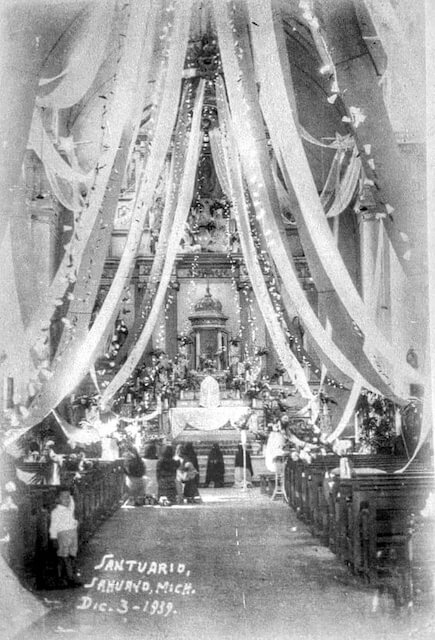 Foto antigua de Sahuayo - Interior del santuario de nuestra Señora de Guadalupe (1939)