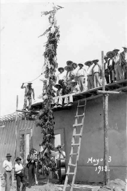 Foto antigua de Sahuayo - Día de la cruz (1938)